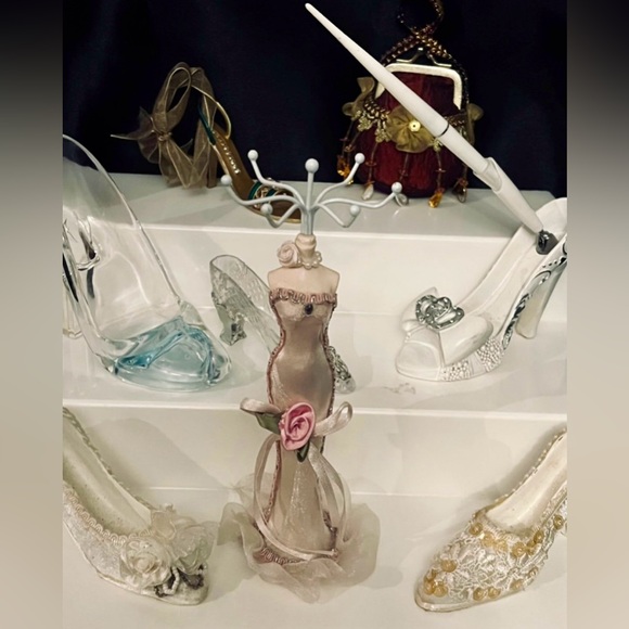 Miniature Shoes, Shoe with Pen, Metal Shoe & Purse Set, Lady Form Jewelry Stand - Picture 7 of 8